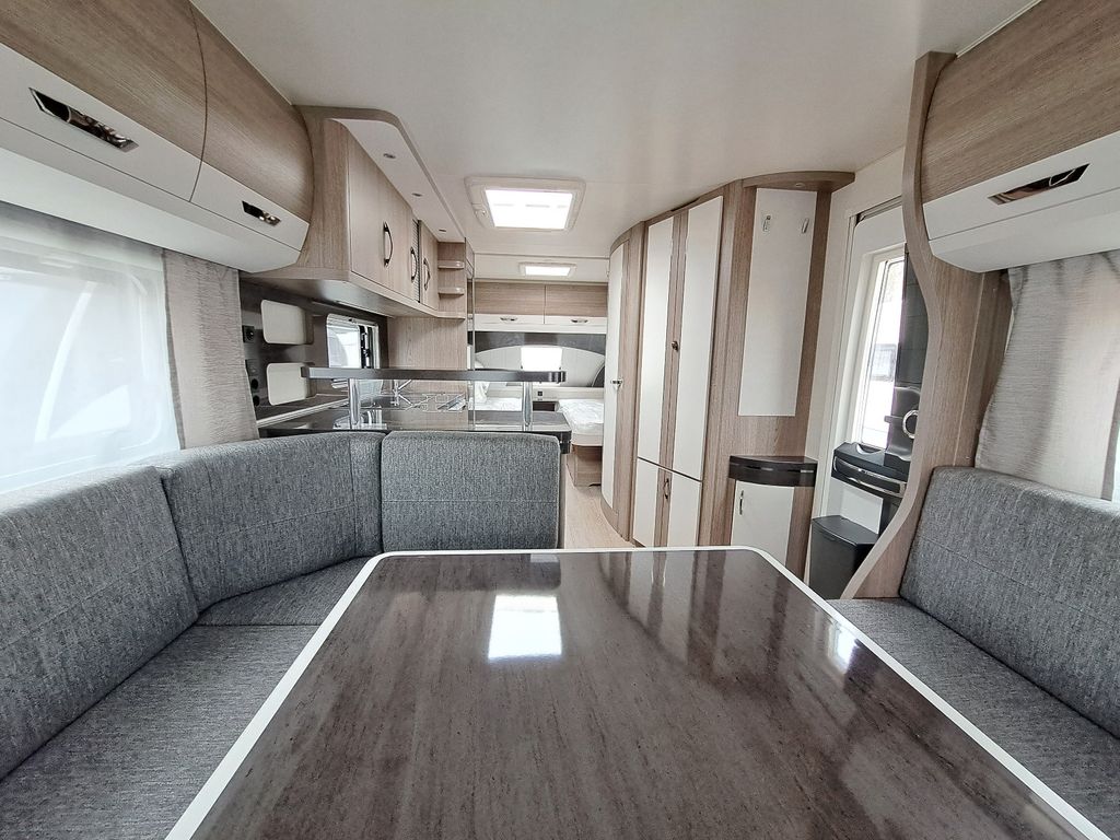 Hobby Prestige 620 CL фотография номер 30576