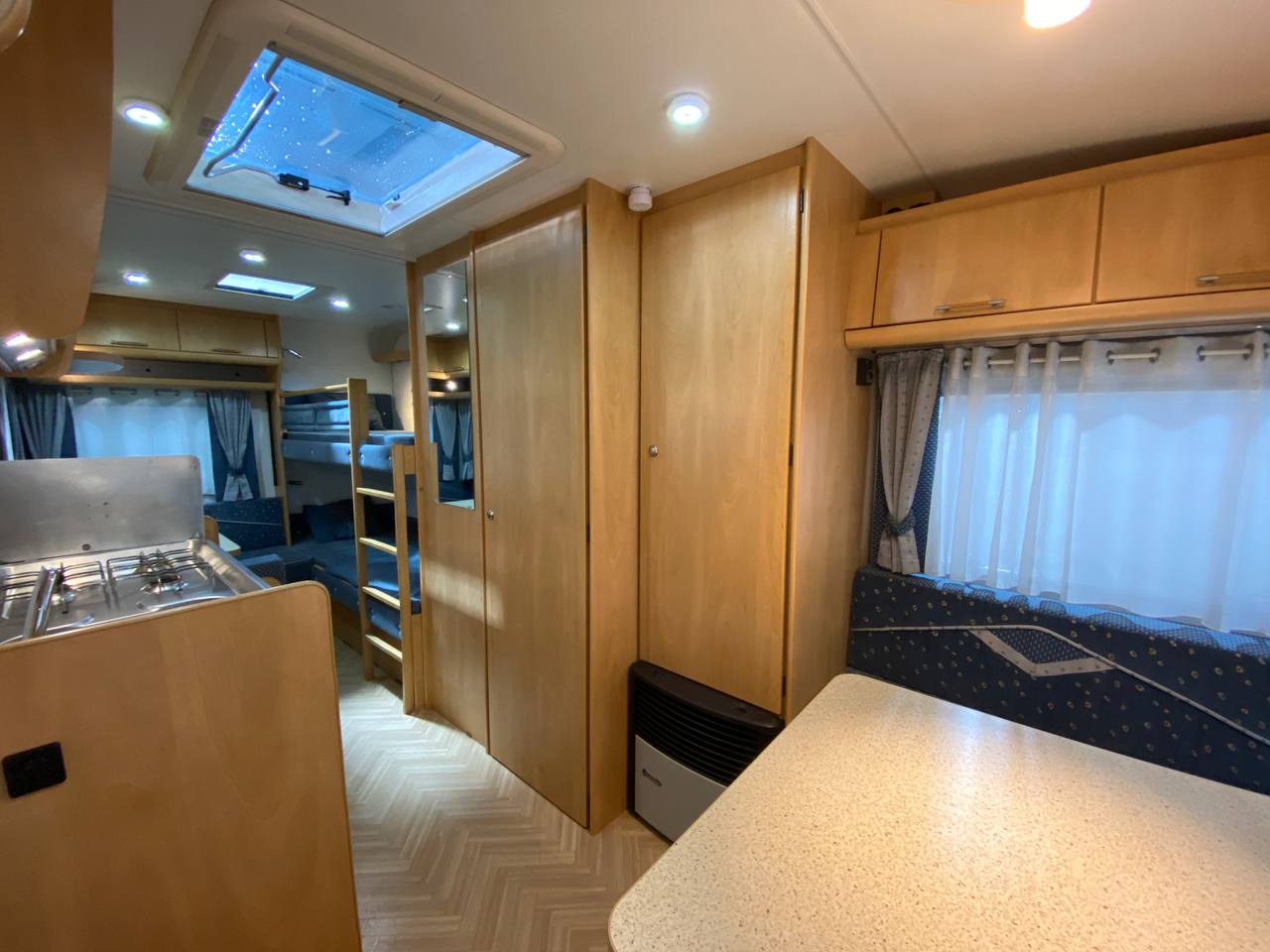 Burstner Ventana 480 TK 2002 фотография  номер 33463