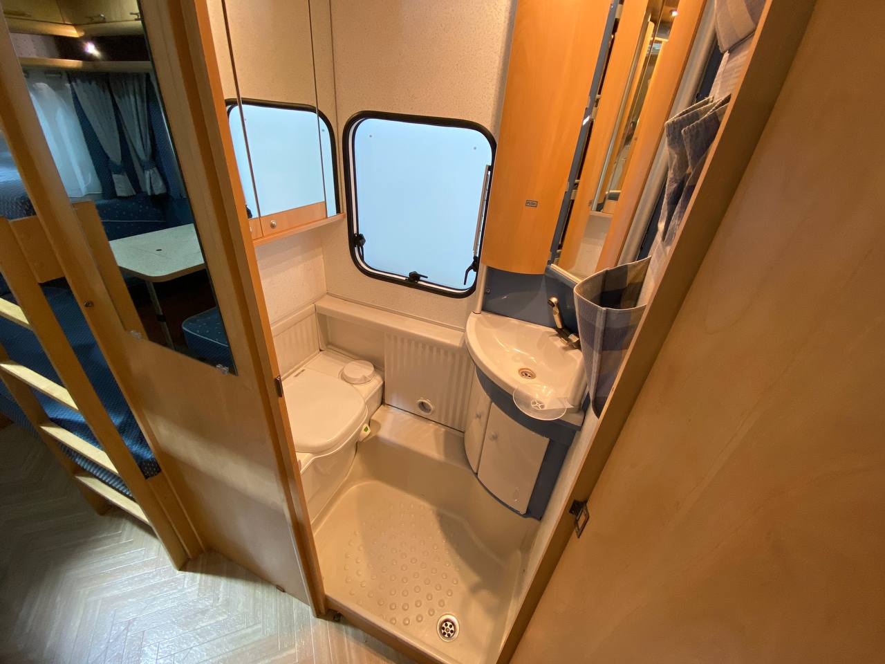 Burstner Ventana 480 TK 2002 фотография  номер 33455
