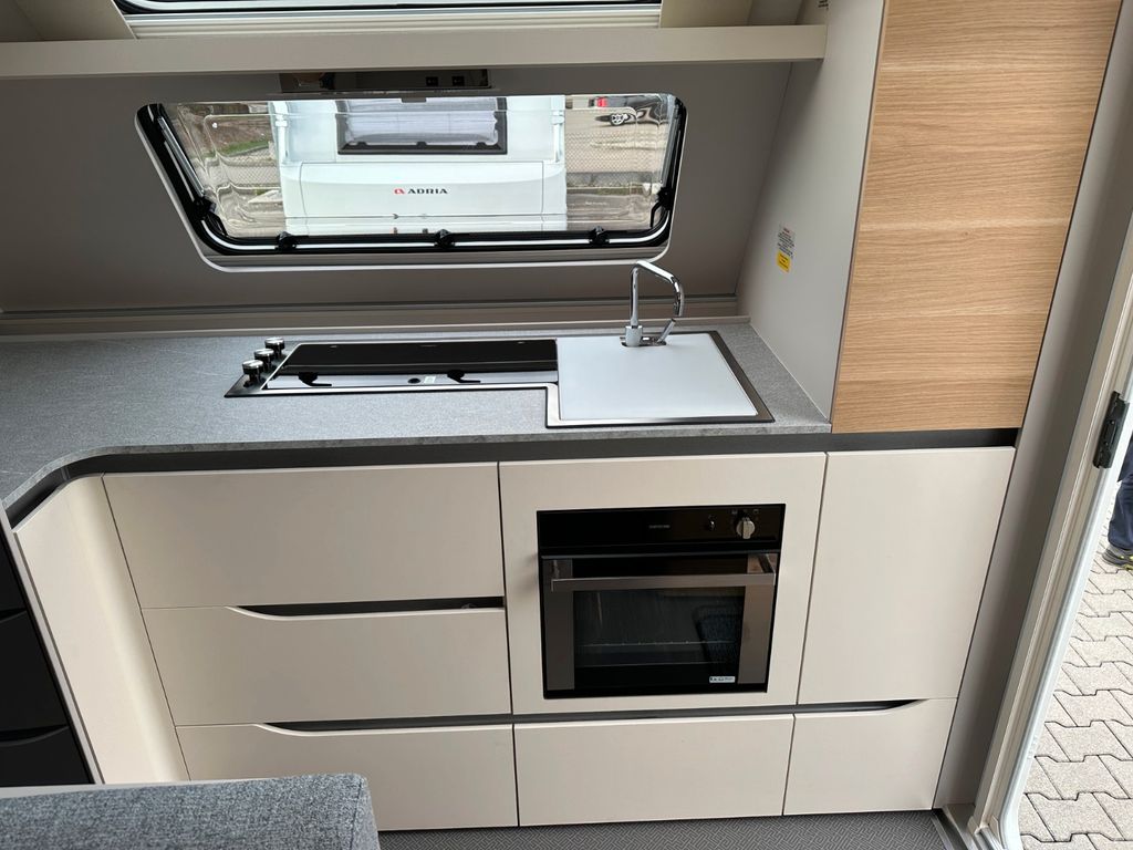 Adria Adora 613 HT фотография  номер 34324