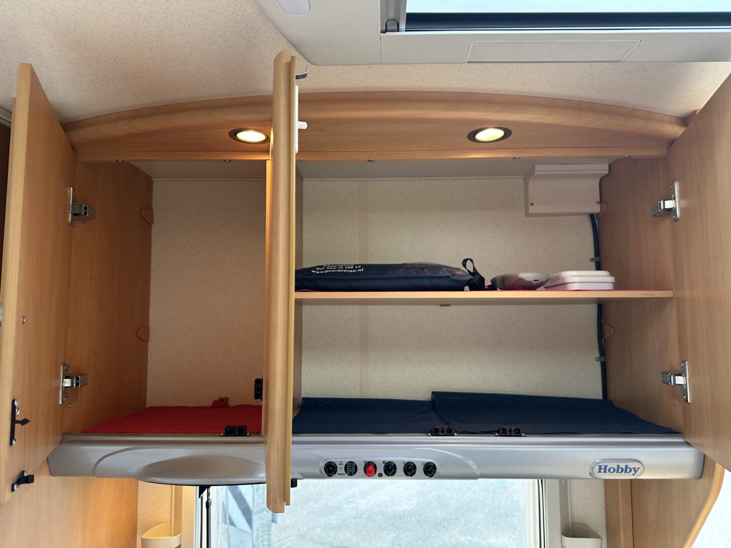 Hobby De Luxe Easy 400 SF 2004 фотография  номер 54589