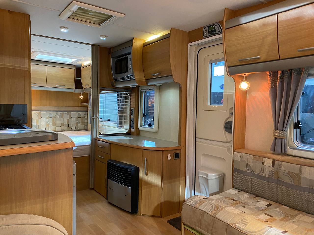 Swift Conqueror 540 2008 фотография  номер 35343