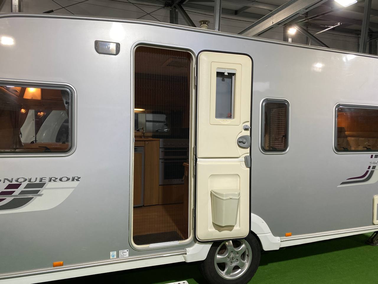 Swift Conqueror 540 2008 фотография  номер 35330