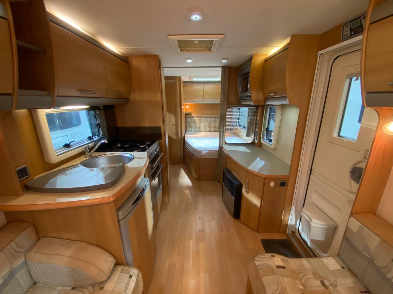 Swift Conqueror 540 2008 фотография  номер 35332