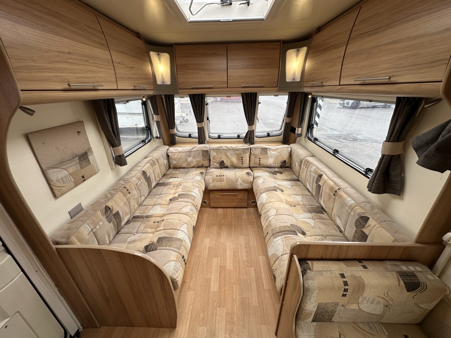 Bailey Olympus 620-6 2012 фотография  номер 54444