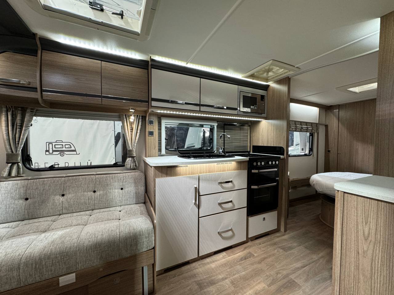 Coachman Laser 675 2017 фотография  номер 40179