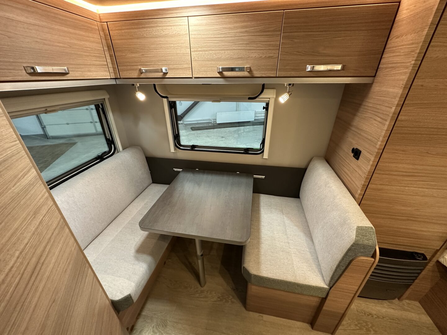 Weinsberg CaraOne 390 QD 2023 фотография  номер 53053