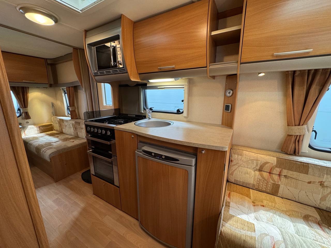 Swift Charisma 540 2009 фотография  номер 45748