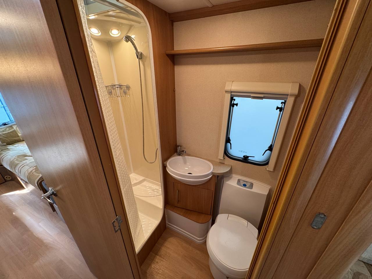 Swift Charisma 540 2009 фотография  номер 45742