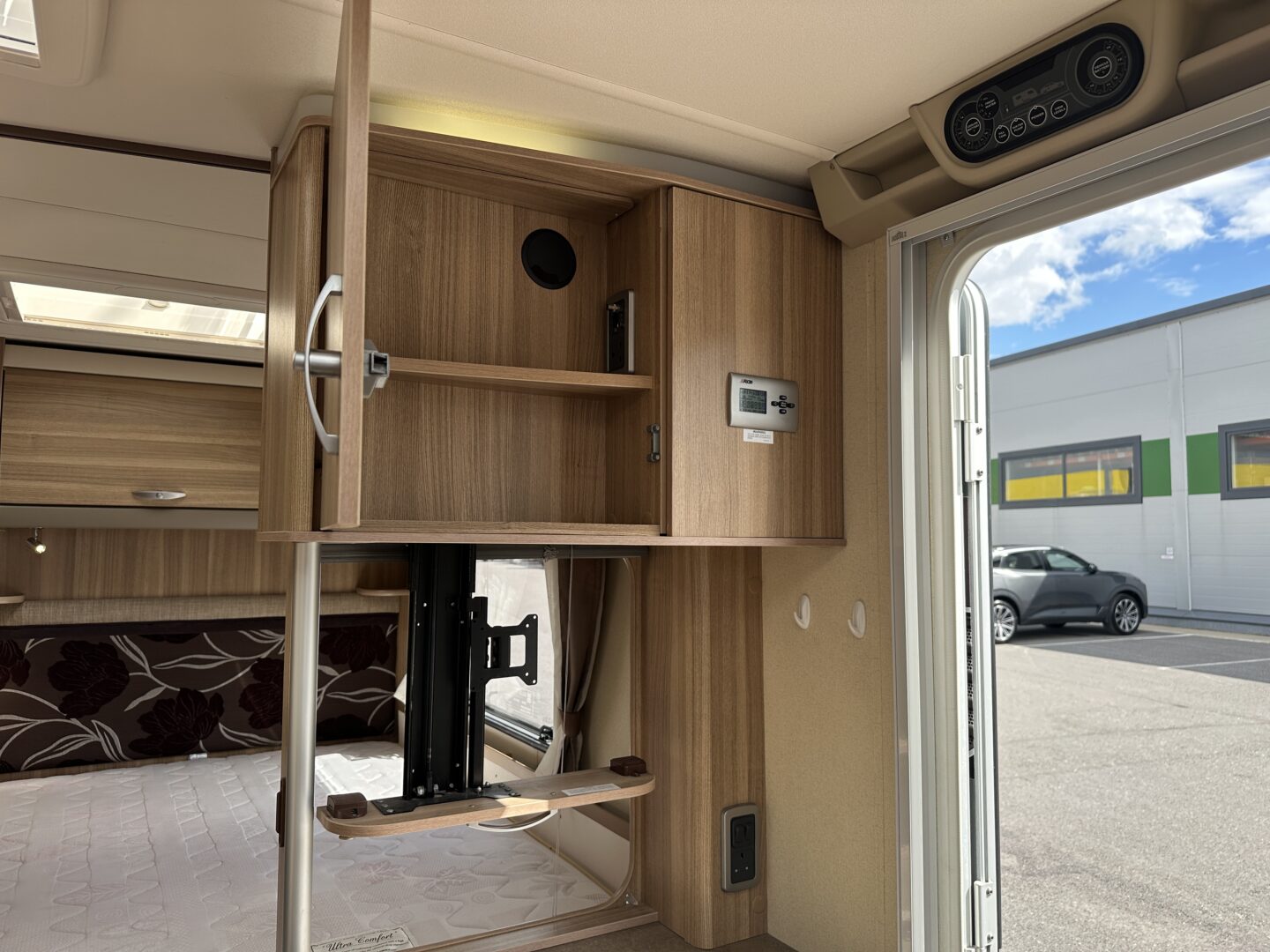 Sterling Elite Amber 2012 фотография  номер 55127