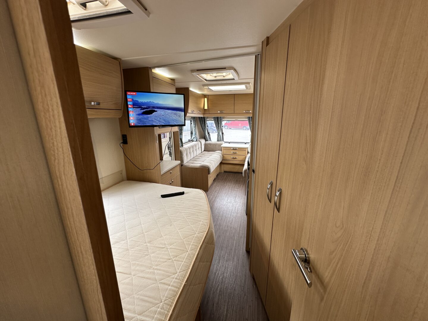 Compass Corona 540 2014 фотография  номер 54952
