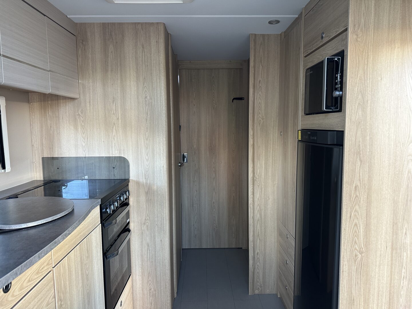 Elddis Chatsworth 868 2020 фотография  номер 56126