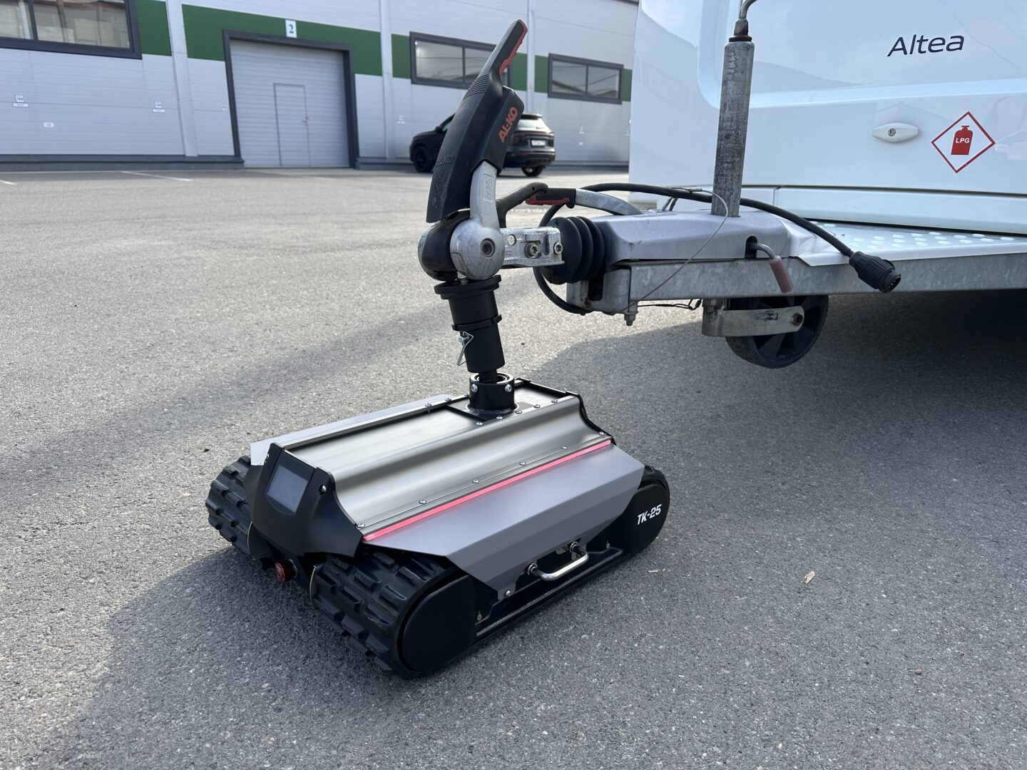 Мувер гусеничный RV Traction 2500 кг для прицепа