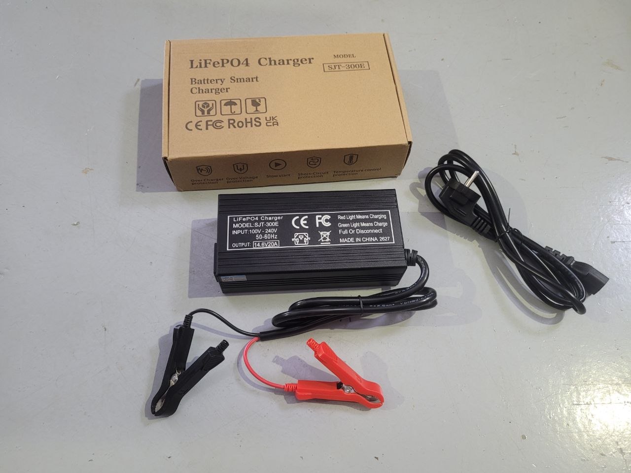Зарядное устройство LFP SJE-300E 20А - фото 4