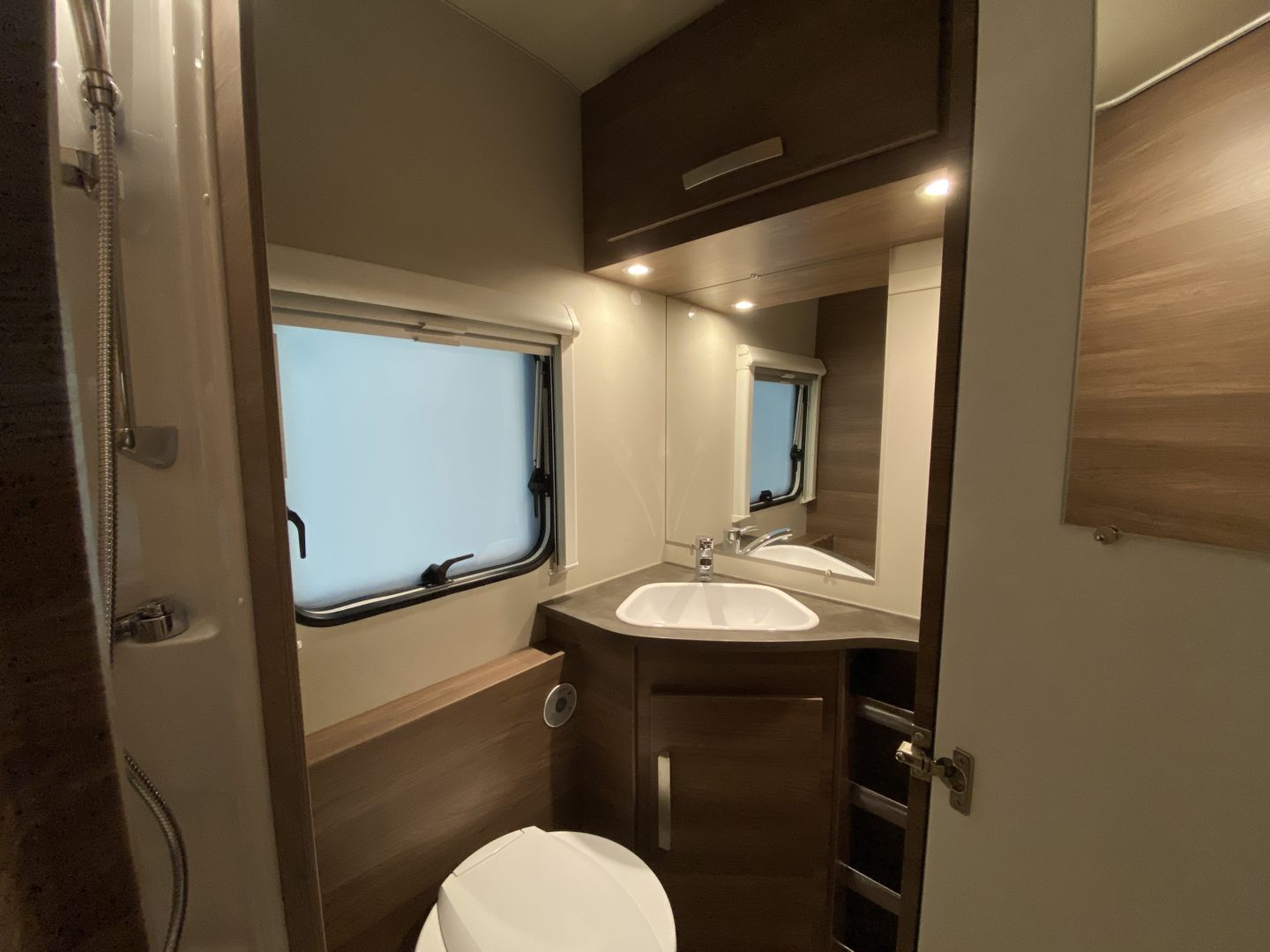 Knaus Sport 500 KD SS фотография номер 14612