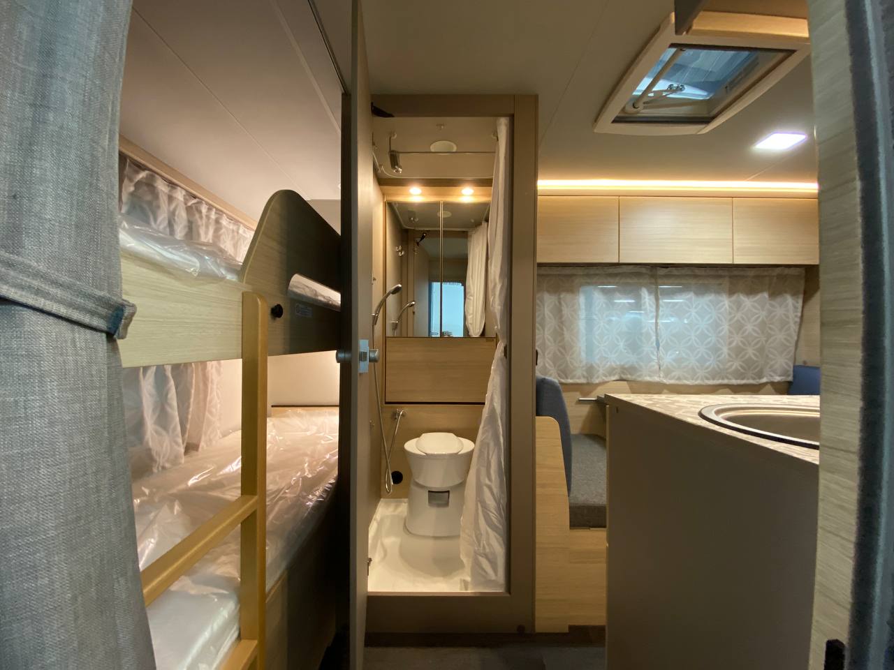 Weinsberg CaraCito 470 QDK фотография номер 26211