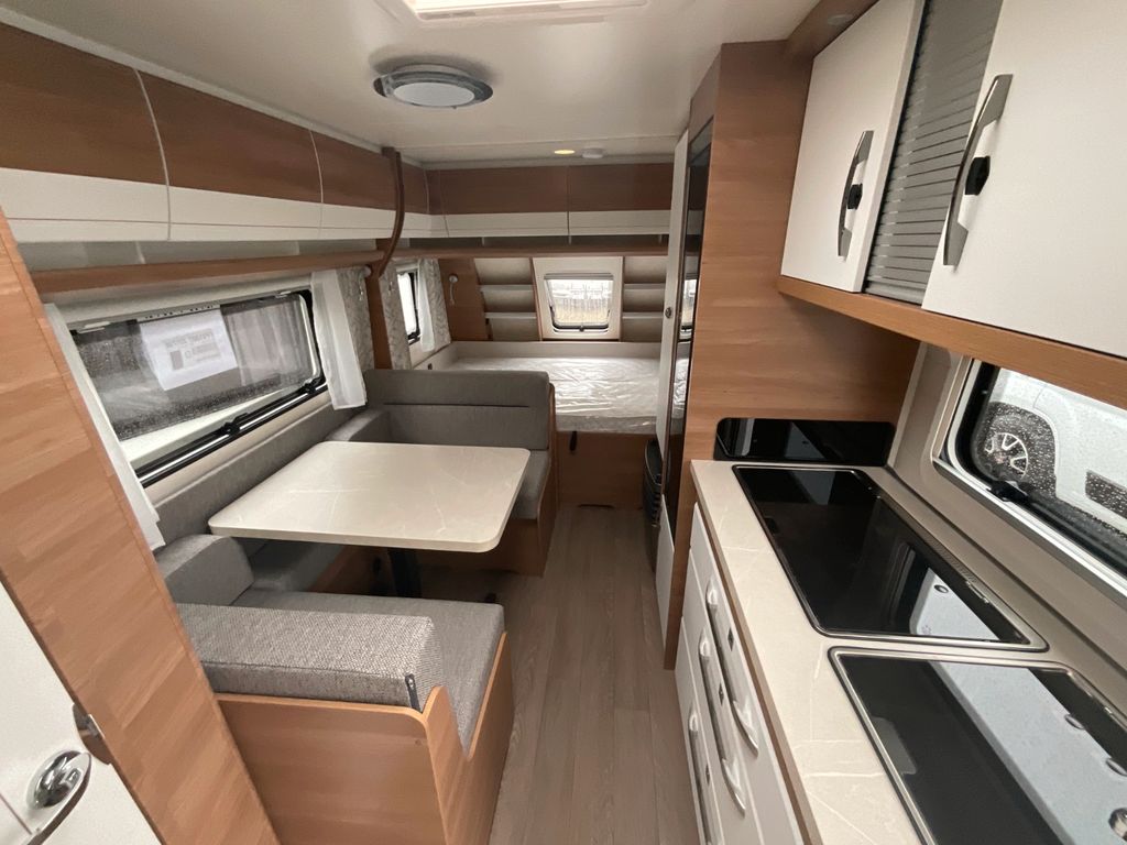 Hobby De Luxe 490 KMF фотография номер 30202