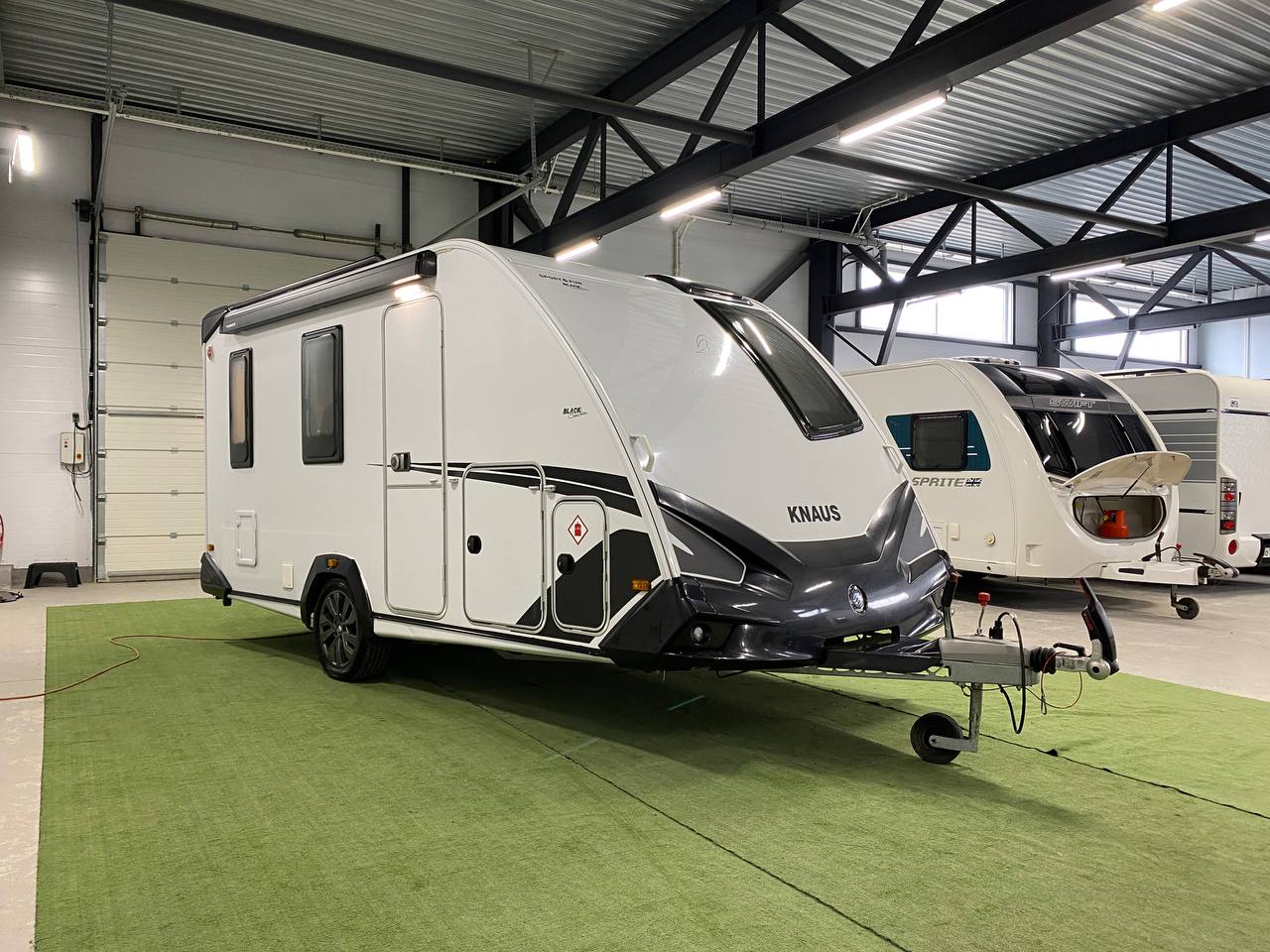 Knaus Sport&Fun 480 QL Black Selection фотография номер 31179