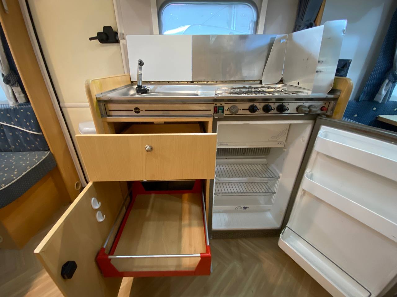 Burstner Ventana 480 TK 2002 фотография номер 33462
