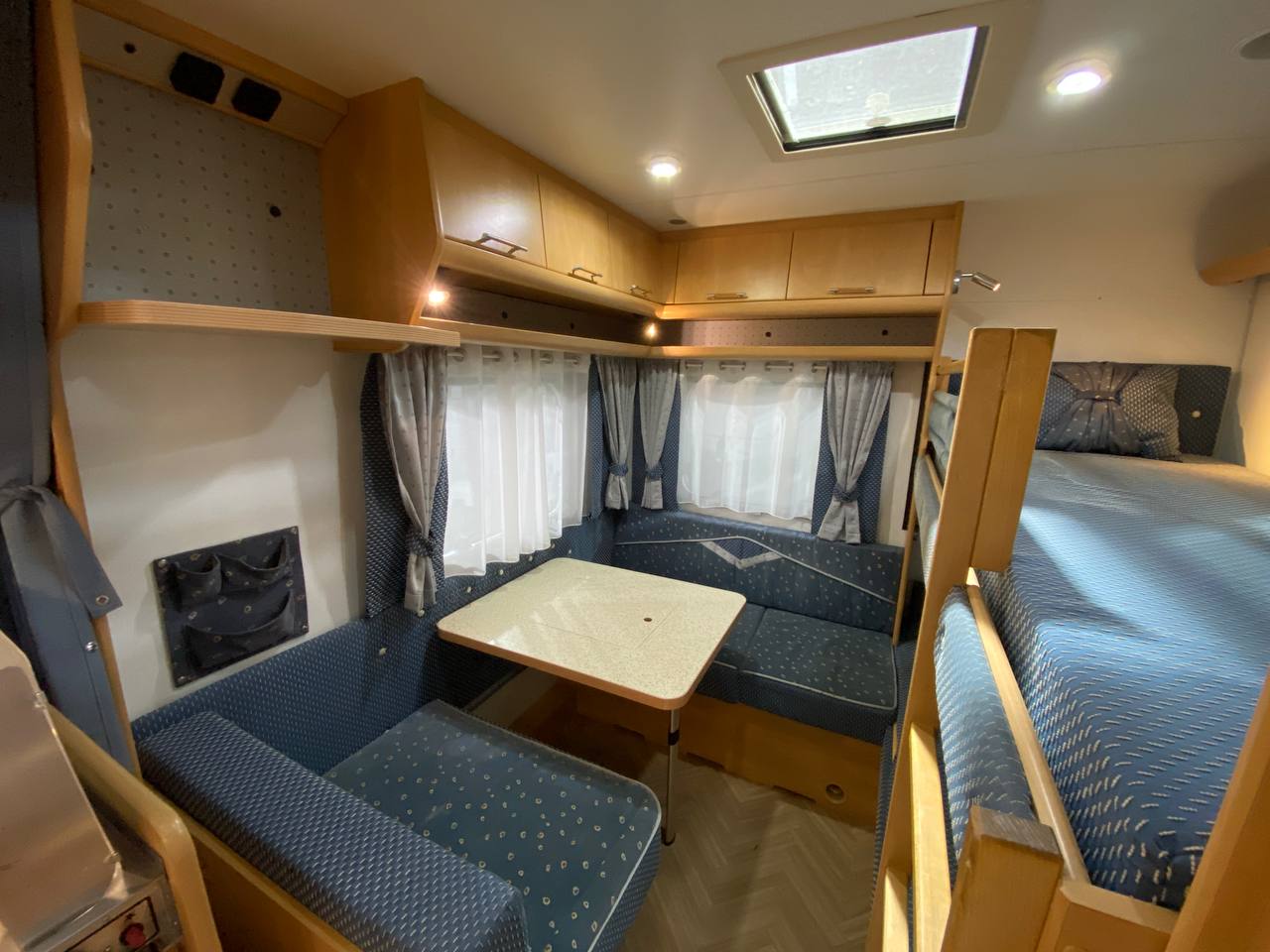 Burstner Ventana 480 TK 2002 фотография номер 33476
