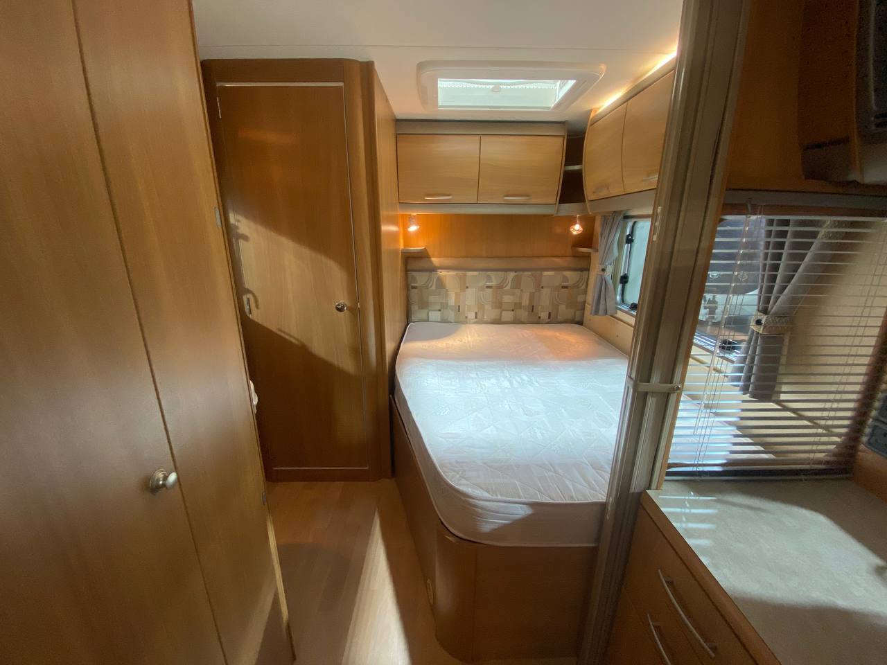 Swift Conqueror 540 2008 фотография номер 35349