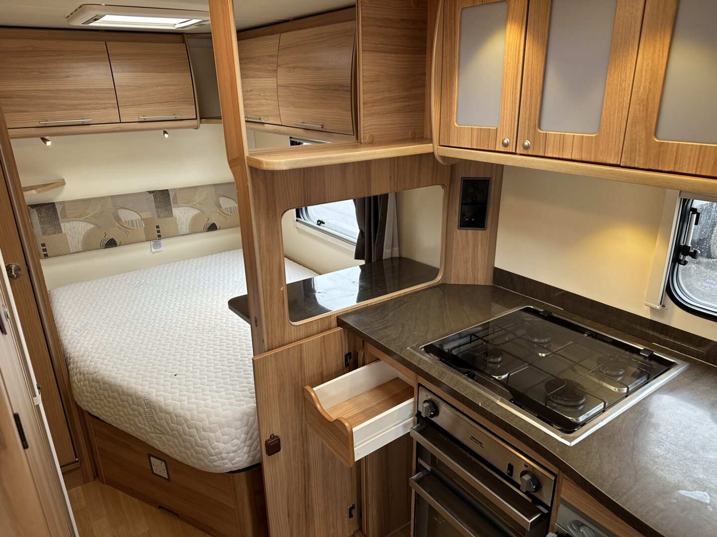 Bailey Olympus 620-6 2012 фотография номер 54455