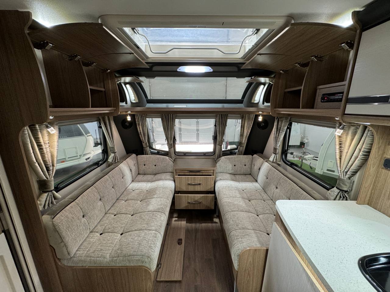 Coachman Laser 675 2017 фотография номер 40174