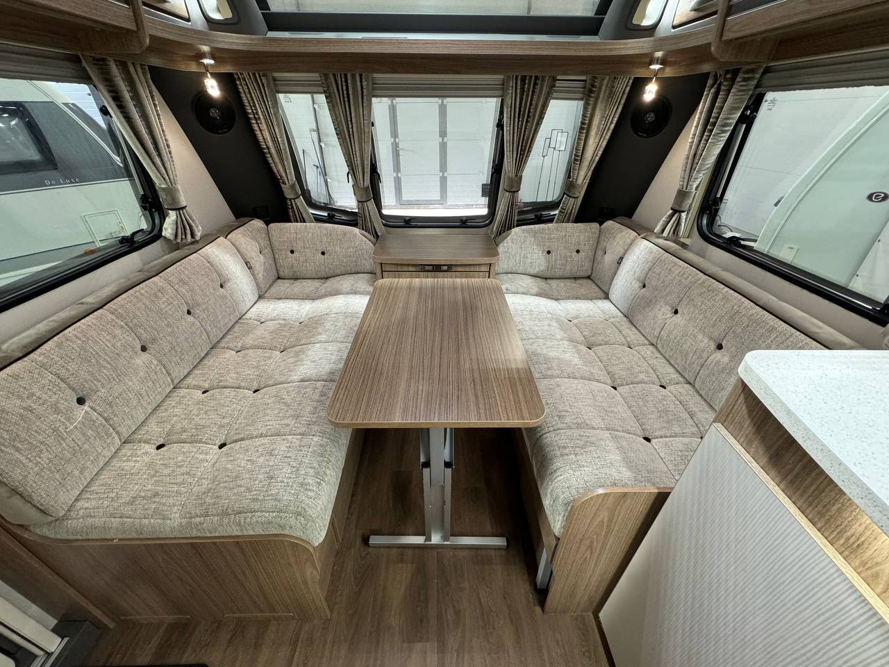 Coachman Laser 675 2017 фотография номер 40177
