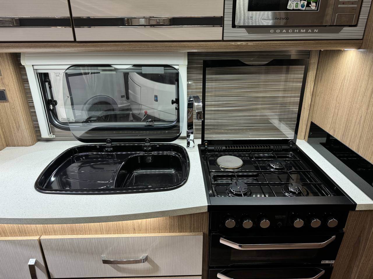 Coachman Laser 675 2017 фотография номер 40181