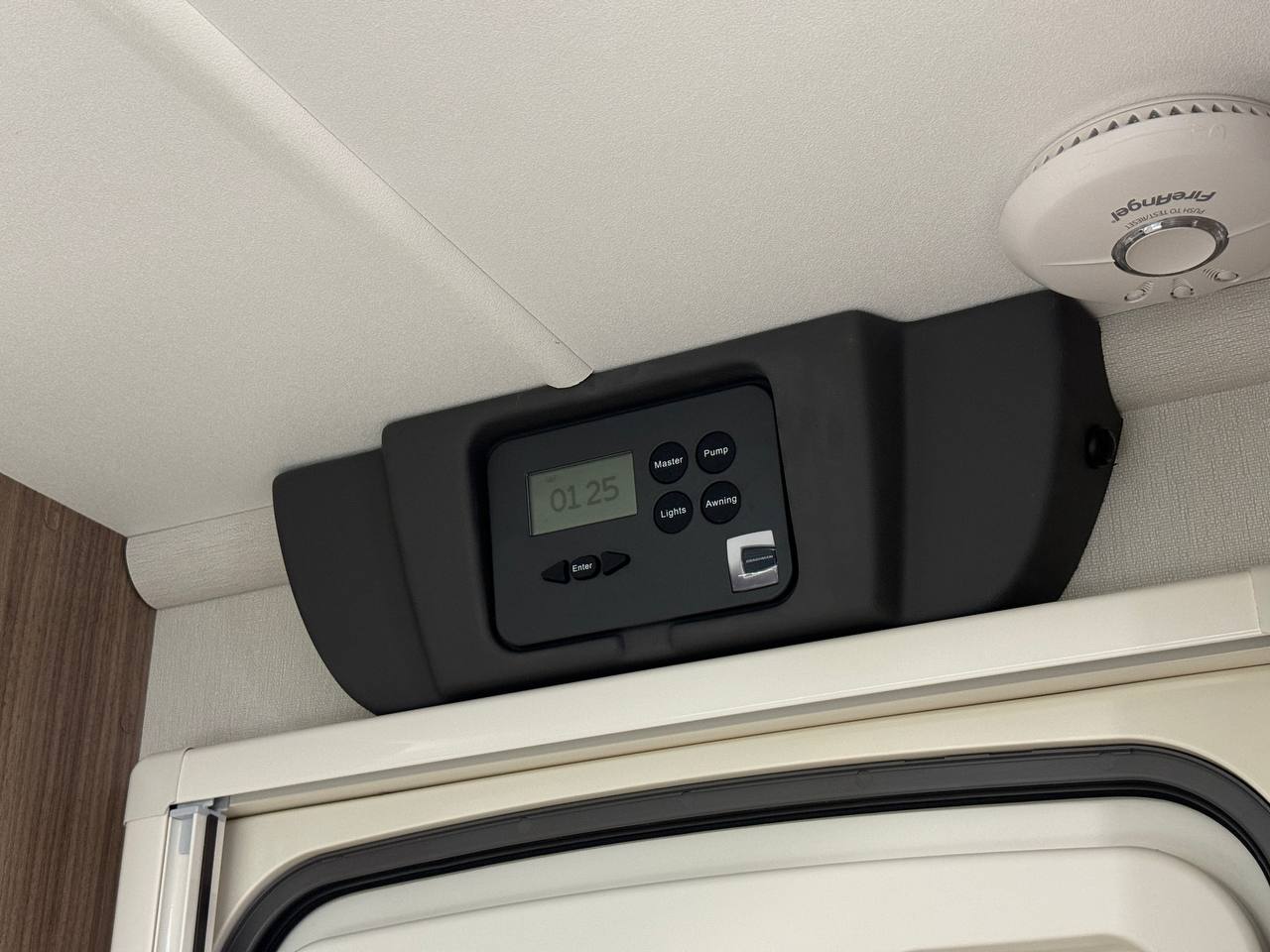 Coachman Laser 675 2017 фотография номер 40185