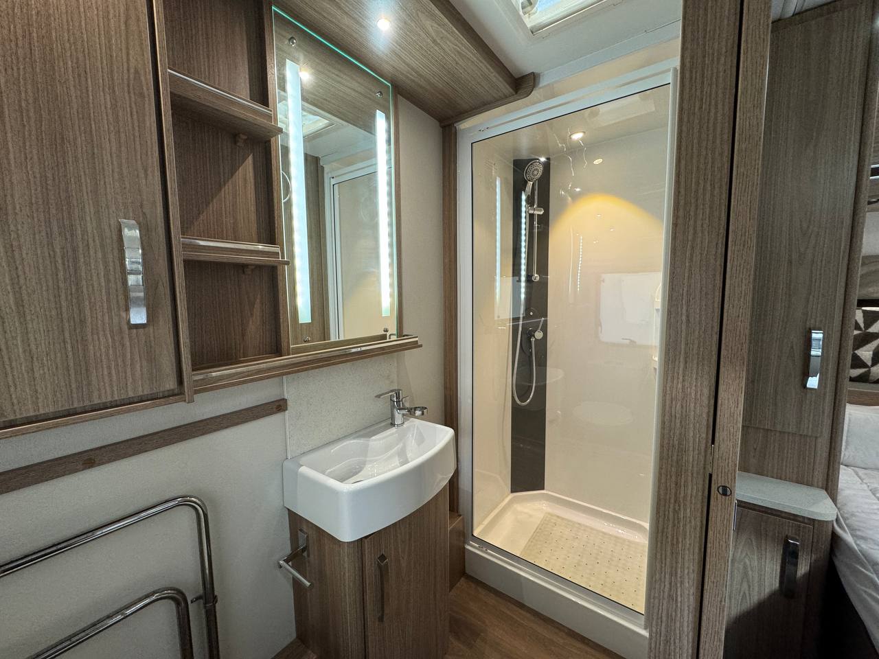 Coachman Laser 675 2017 фотография номер 40193