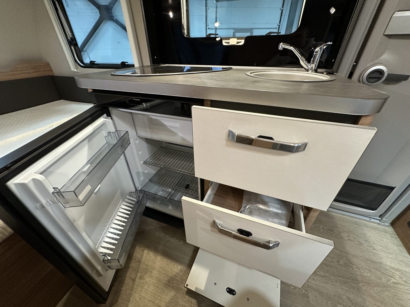 Weinsberg CaraOne 390 QD 2023 фотография номер 53061