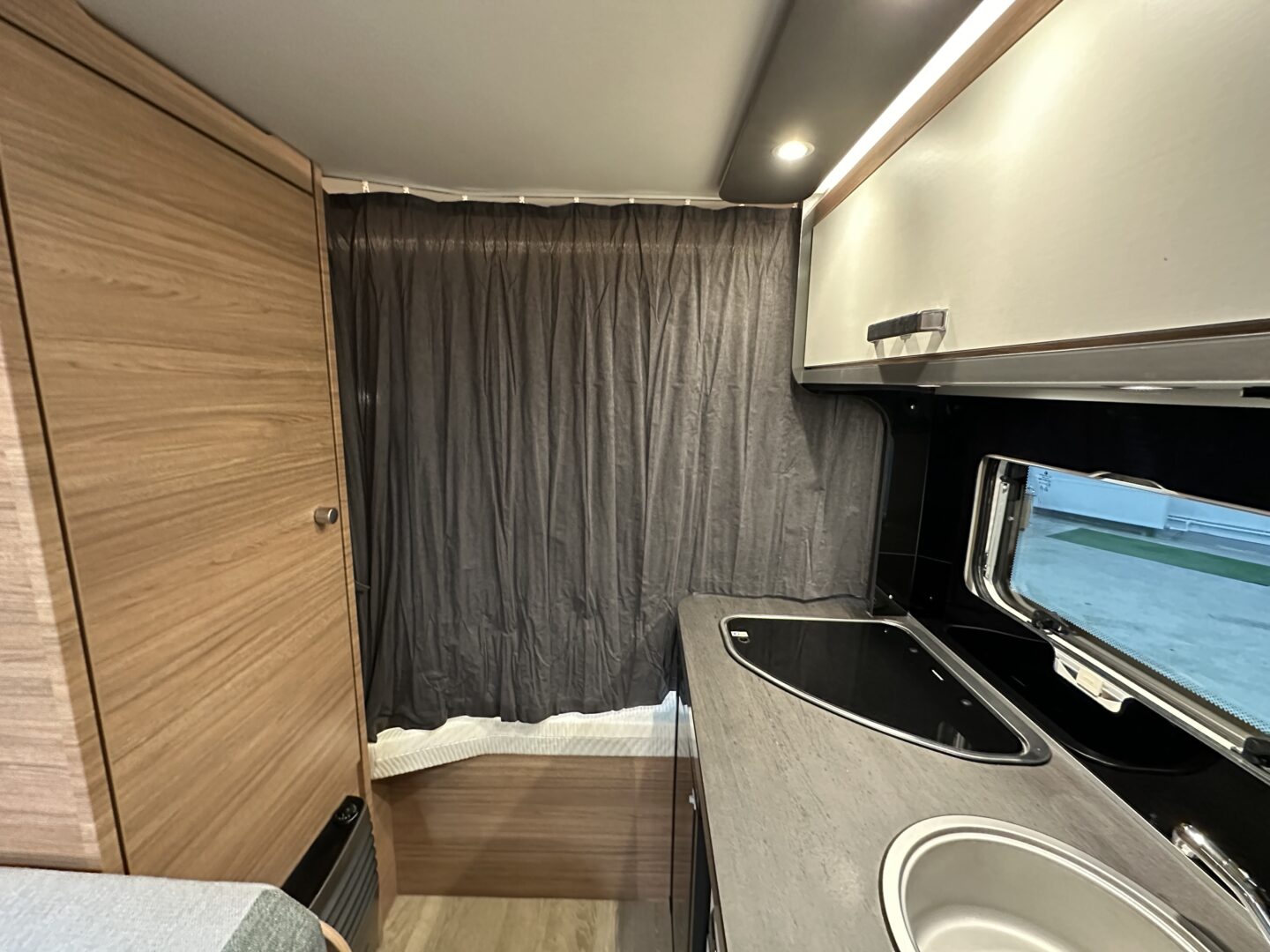 Weinsberg CaraOne 390 QD 2023 фотография номер 53066