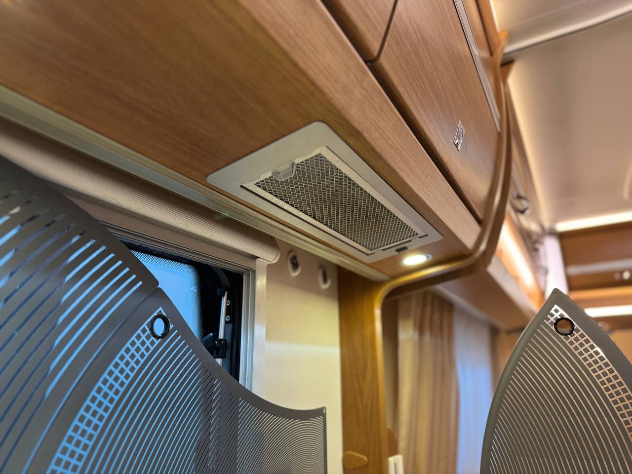Dethleffs Nomad 560 FR 2014 фотография номер 43894