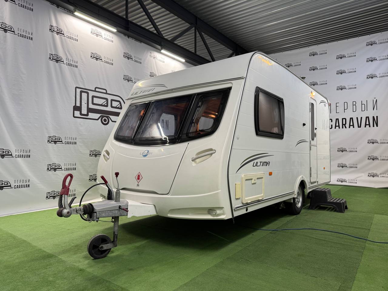 Lunar Ultima 462 2010 фотография номер https://admin.1caravan.ru/wp-content/uploads/2025/05/1-10.jpg