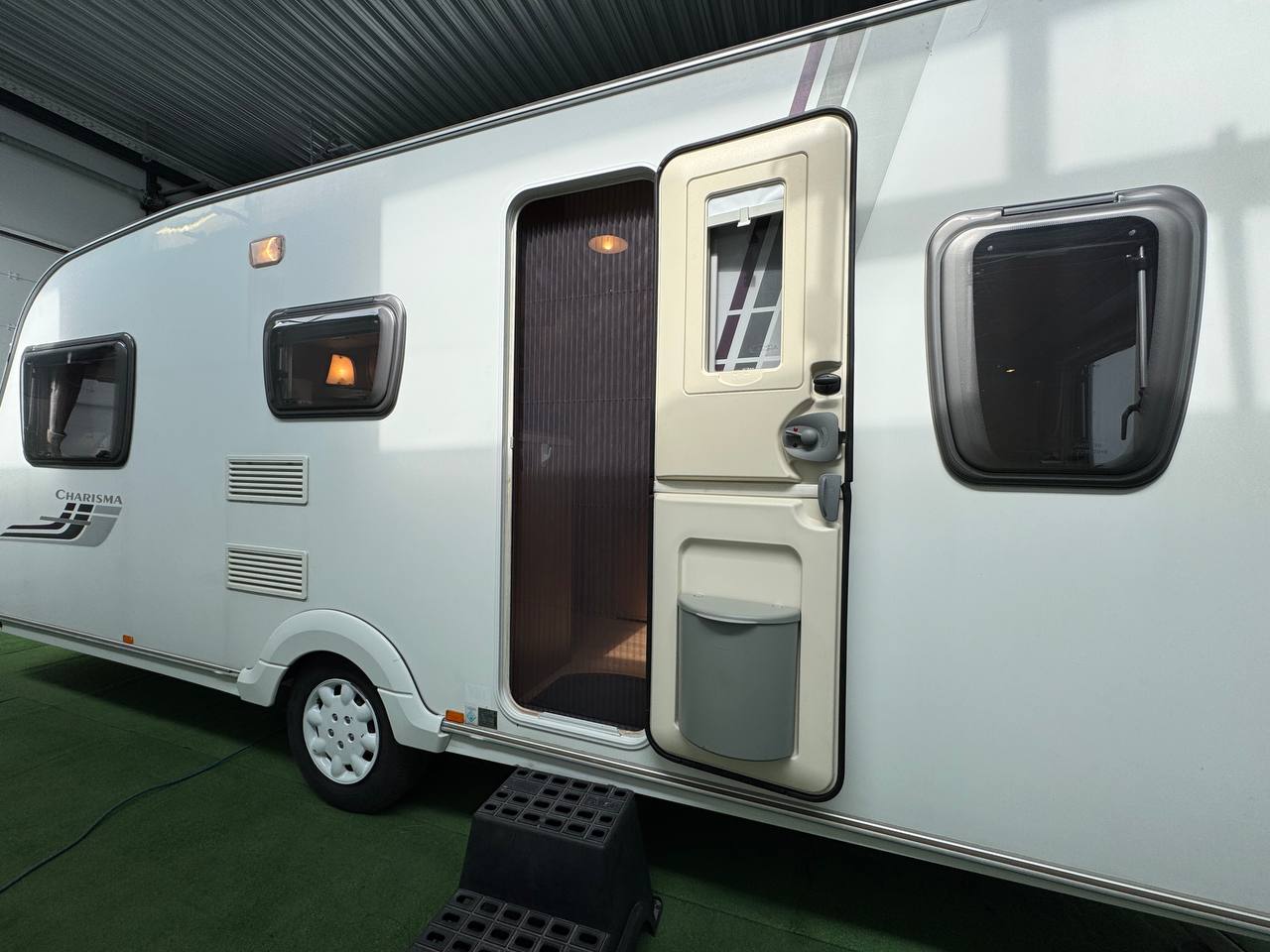 Swift Charisma 540 2009 фотография номер 45738