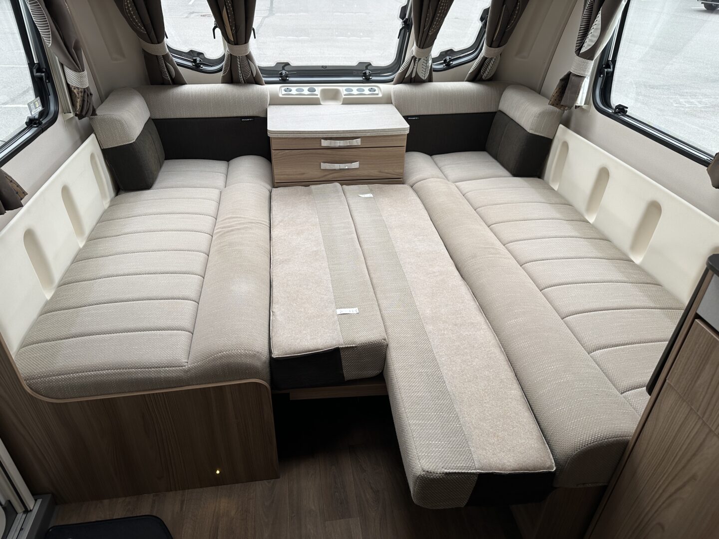 Swift Conqueror 650 2016 фотография номер 54350