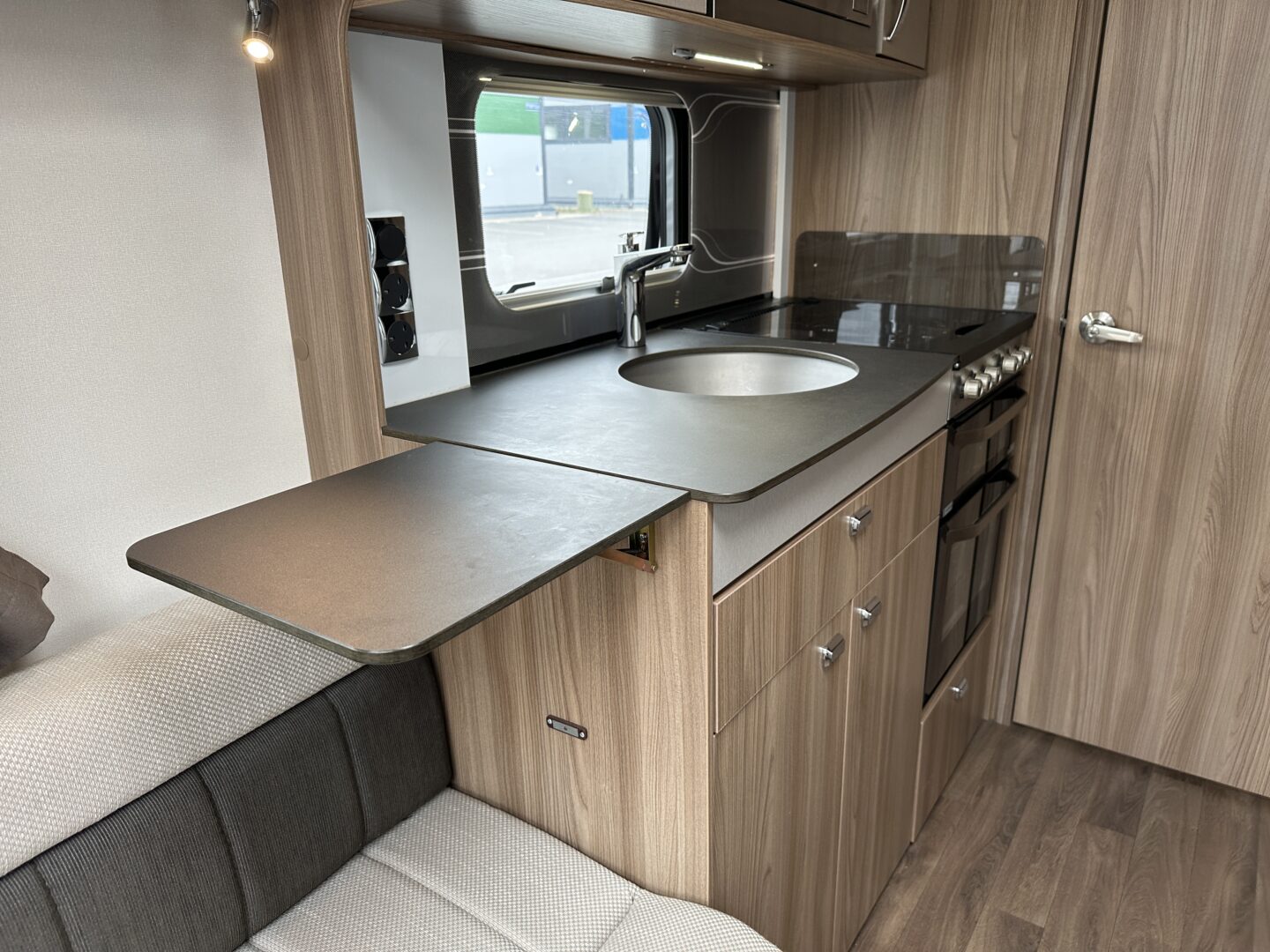 Swift Conqueror 650 2016 фотография номер 54352