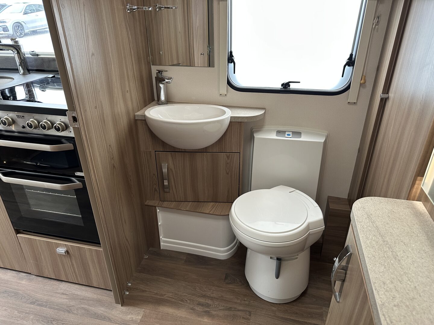 Swift Conqueror 650 2016 фотография номер 54358