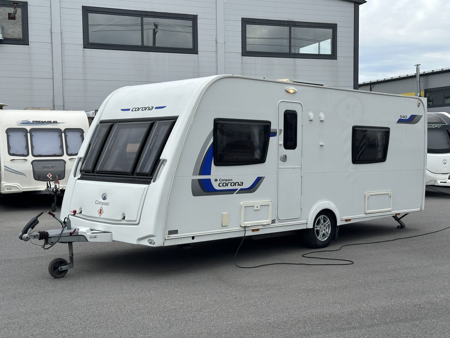 Compass Corona 540 2014 фотография номер https://admin.1caravan.ru/wp-content/uploads/2026/04/IMG_0494.jpg