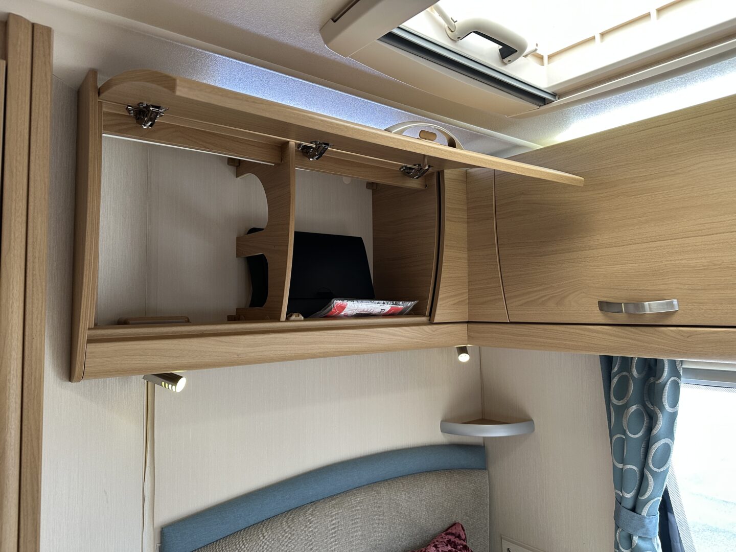 Compass Corona 540 2014 фотография номер 54944