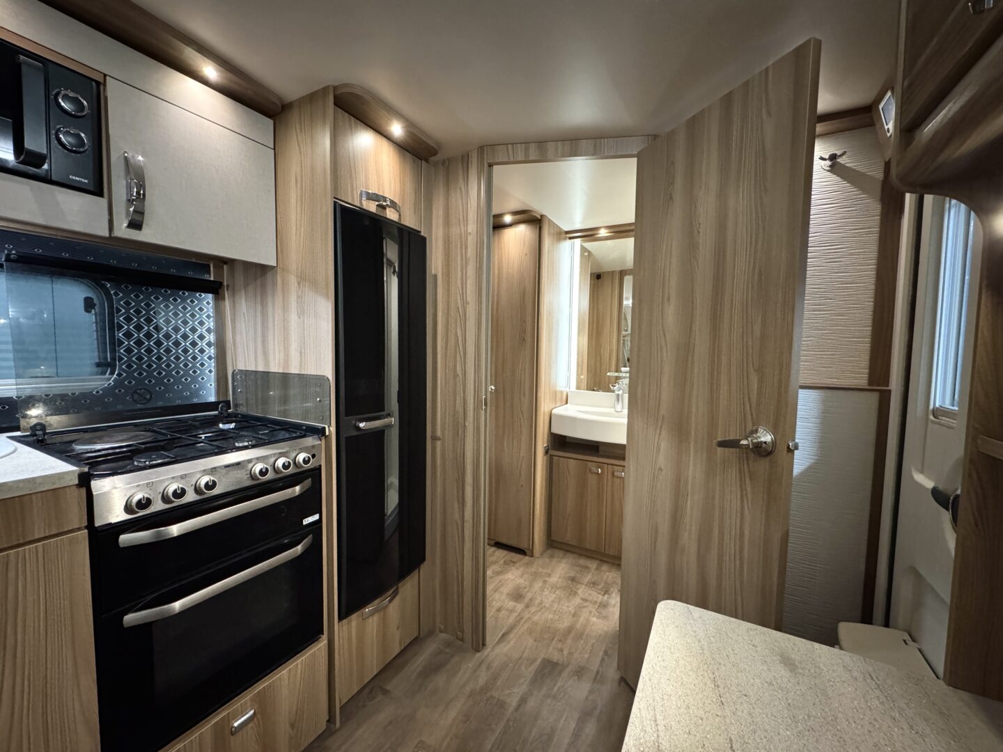 Swift Challenger Hi-Style 480 2019 фотография номер 51226